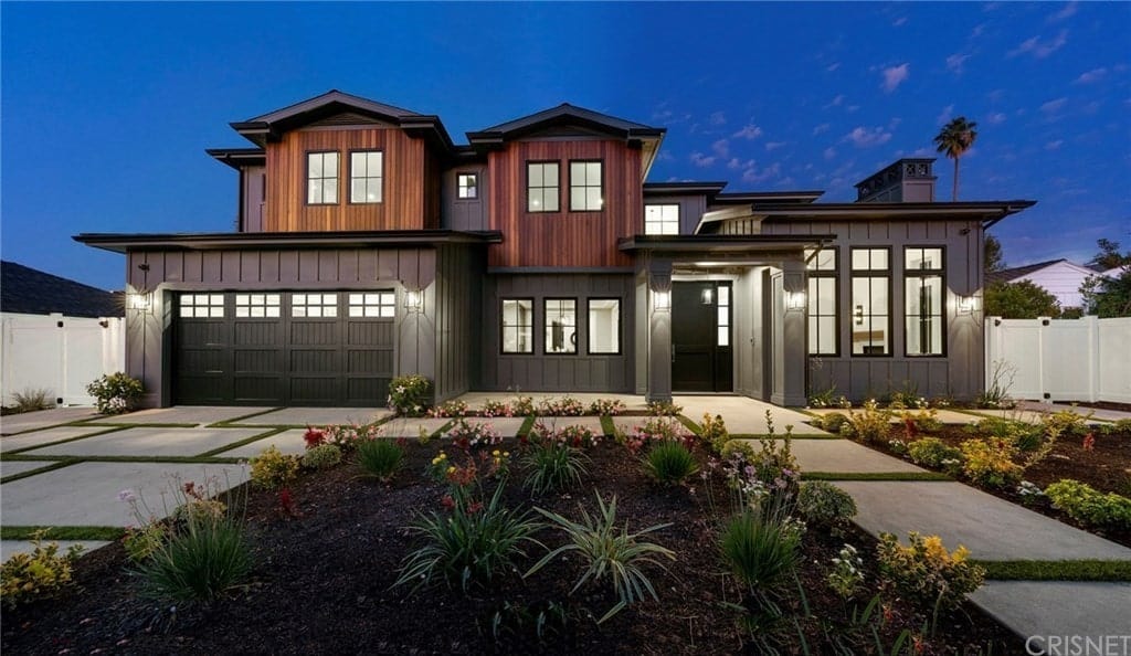 Encino Woods’ Modern Farmhouse with Stunning Wood Details