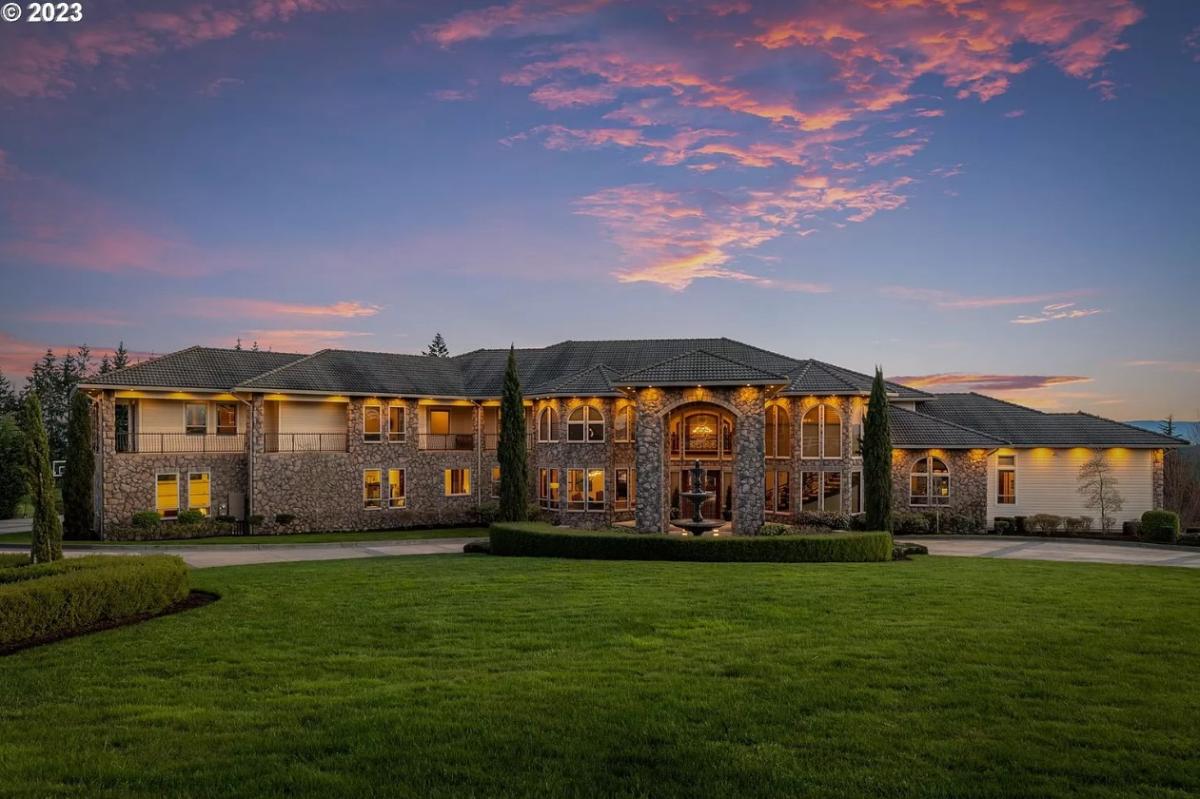 12,328 Sq. Ft. Mansion in Ridgefield, WA ($5,499,000)
