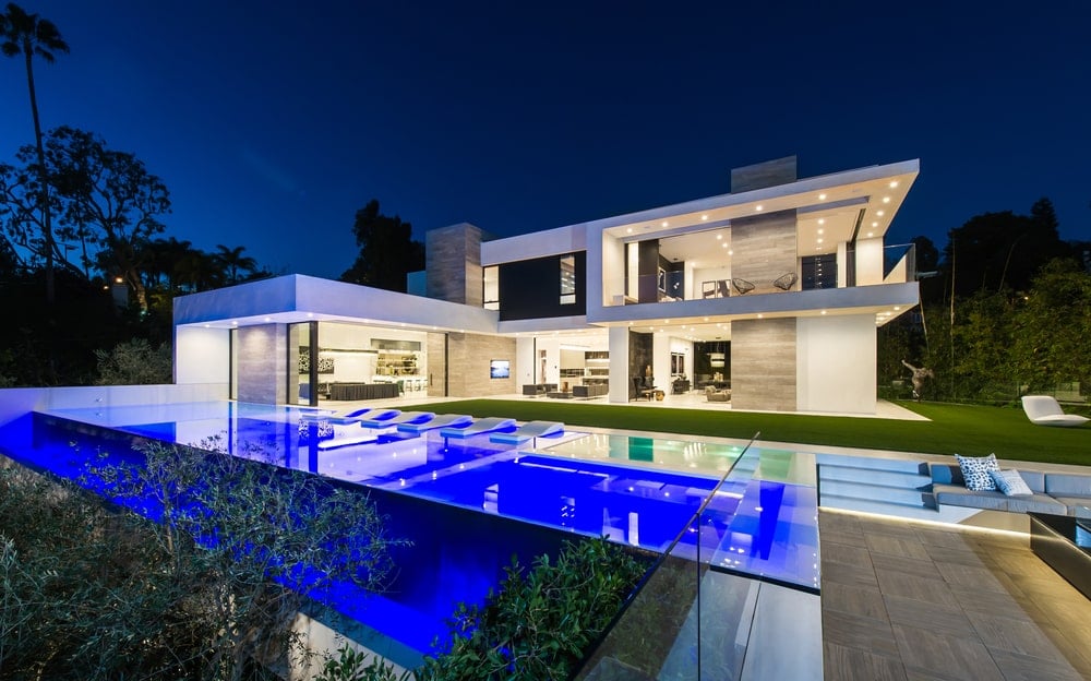 Cutting Edge Contemporary-Style House in Beverly Hills, CA